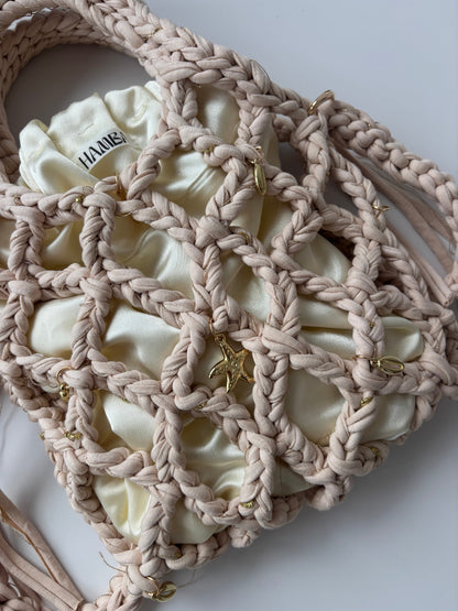 Rita net bag Beige & gold with charms