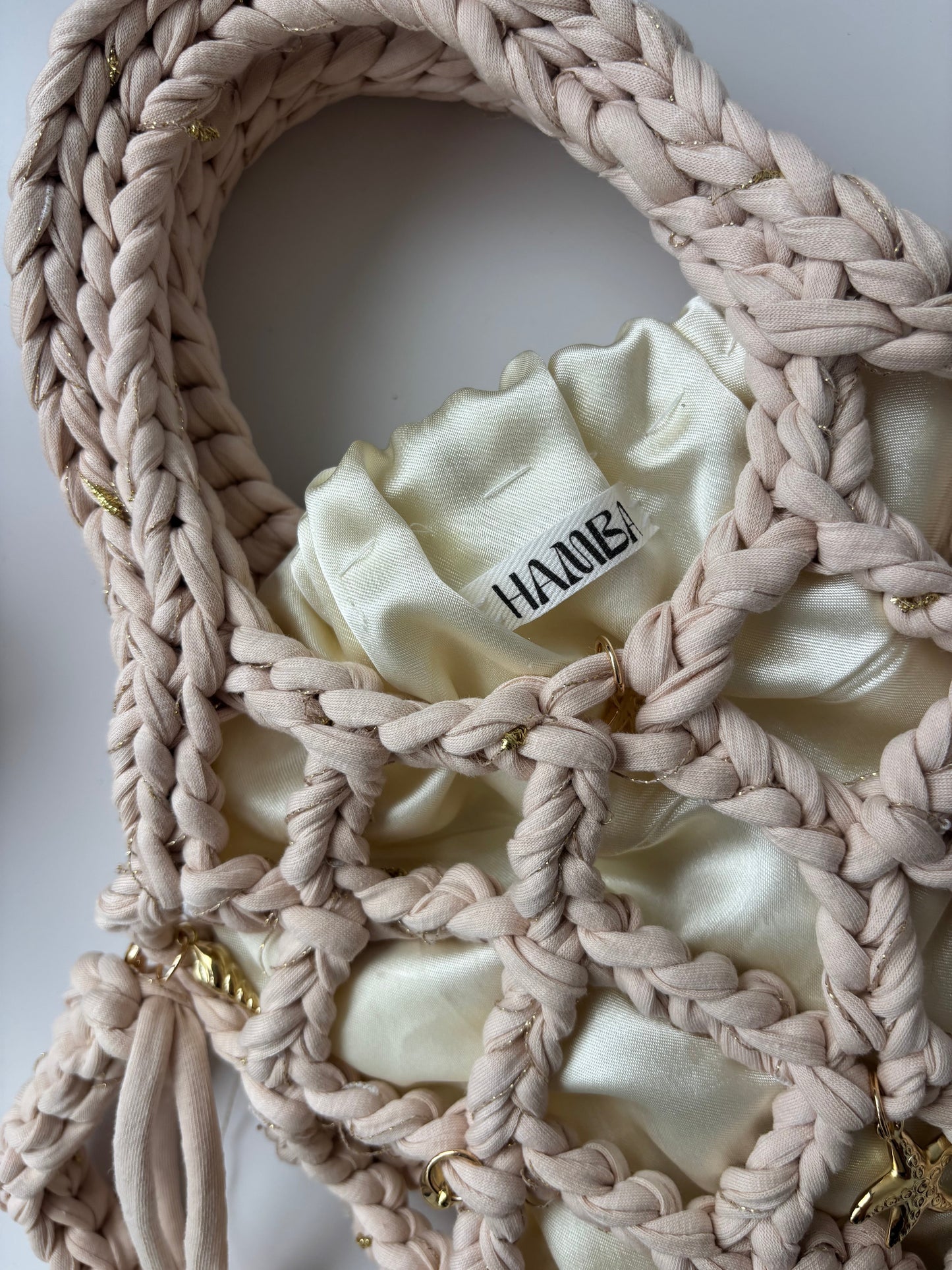 Rita net bag Beige & gold with charms